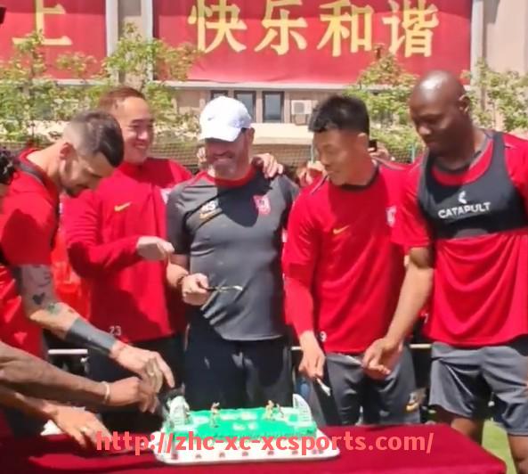 杏彩体育-法甲球队青训球员加盟大联盟:新星崛起与外部发展 杏彩体育-法甲球队青训球员加盟大联盟:新星崛起与外部发展